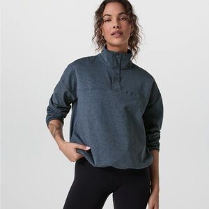 Vuori Women's Blue Snap Mock Pullover Medium